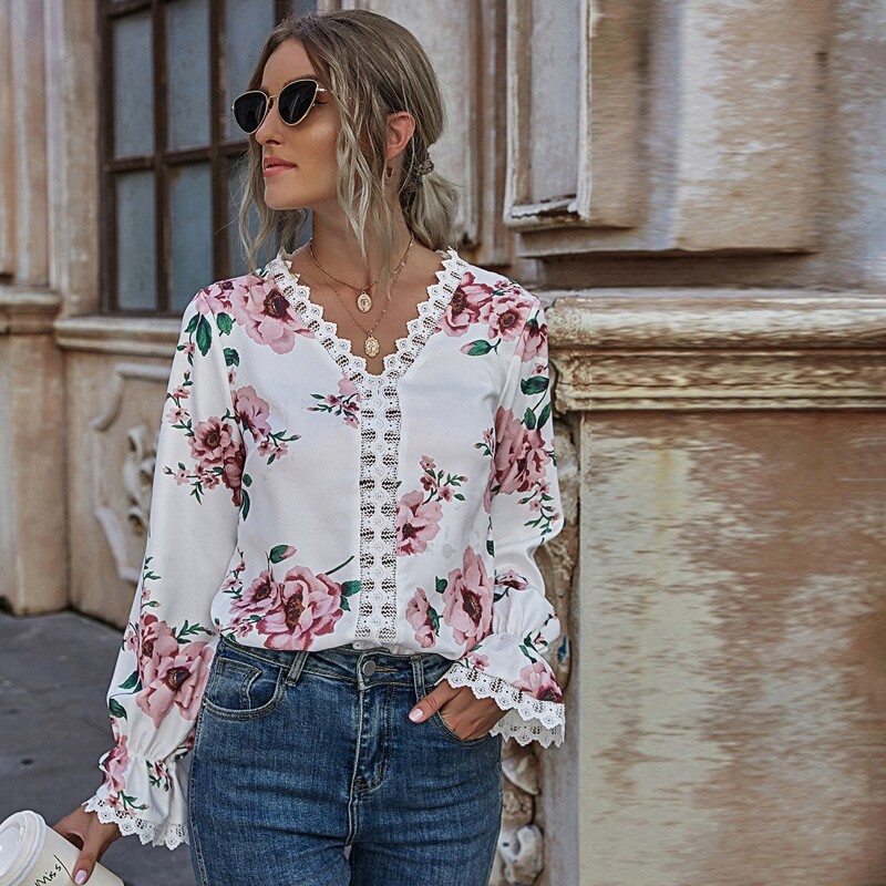

Floral Contrast Lace Flounce Sleeve Blouse, White