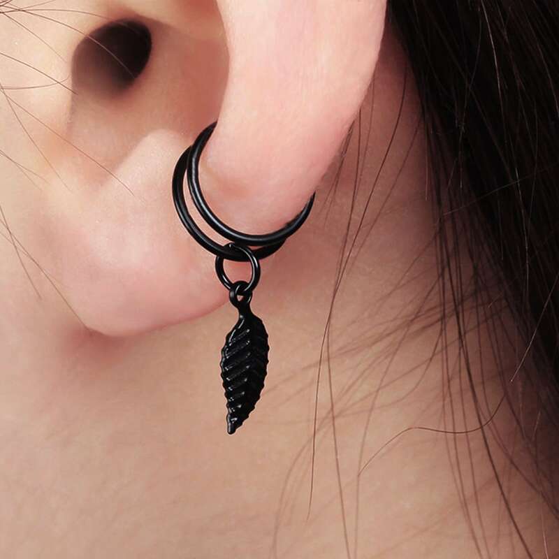 

1pc Leaf Ear Cuff, Black