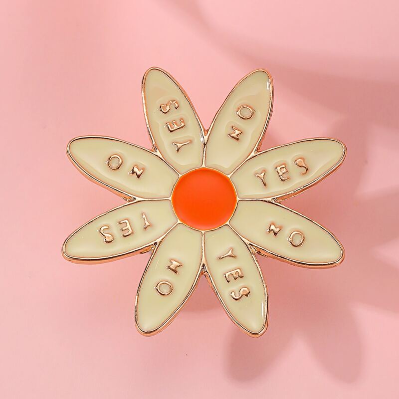 

Flower Design Brooch, Multicolor