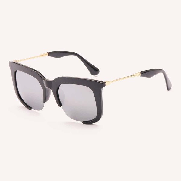 

Men Tinted Lens Sunglasses