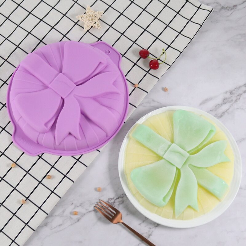 

1pc Bow Detail Random Cake Mold, Multicolor
