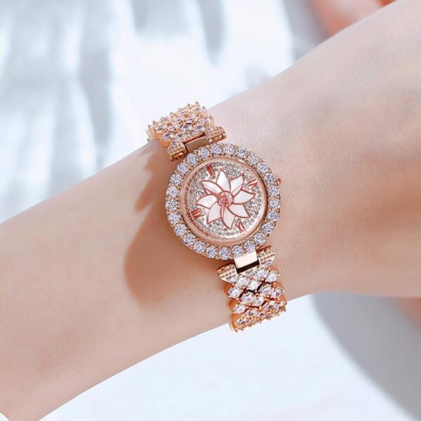 

Rhinestone Decor Round Pointer Quartz Watch