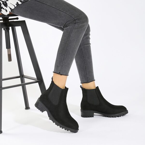 

Minimalist Chunky Heeled Chelsea Boots, Black