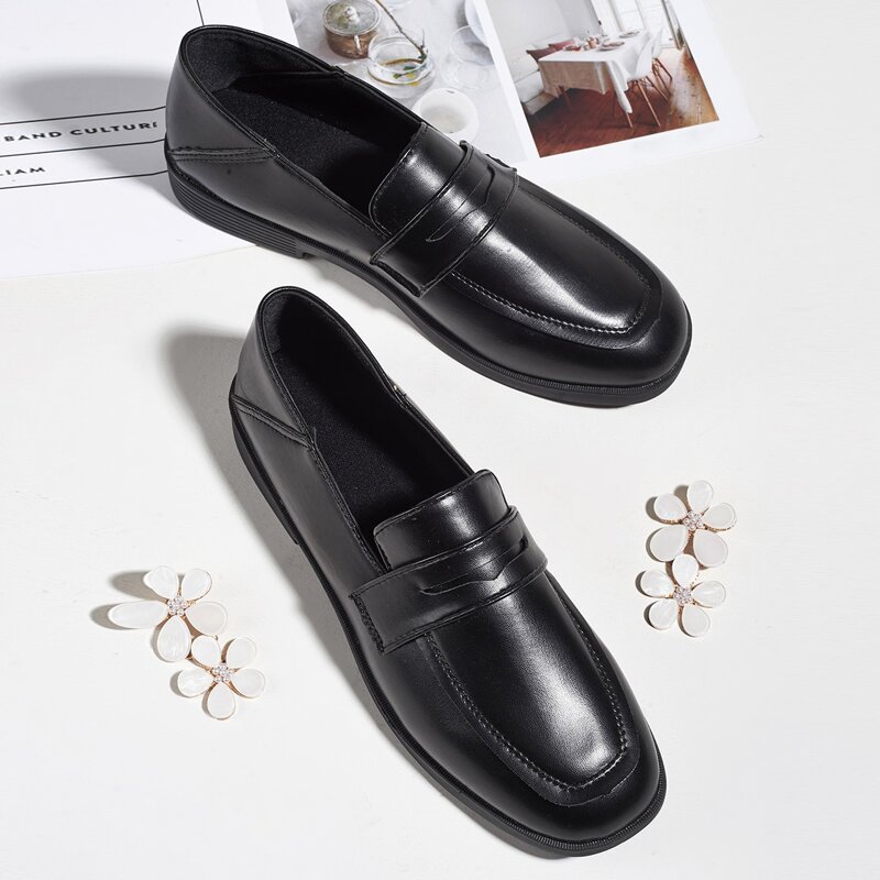 

Minimalist Wide Fit Loafers, Black
