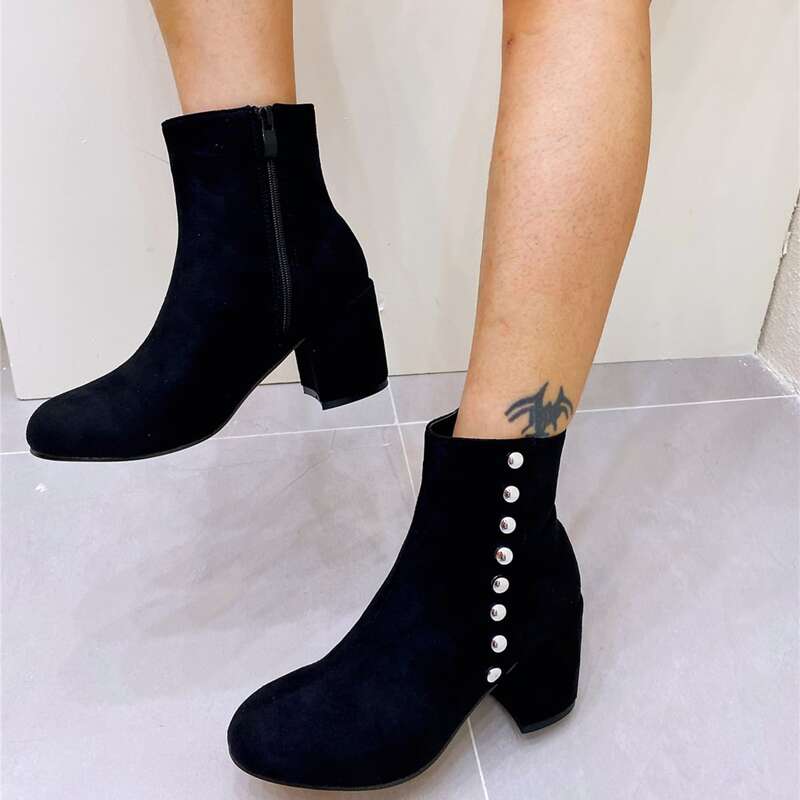 

Studded Decor Side Zipper Chunky Heeled Boots, Black