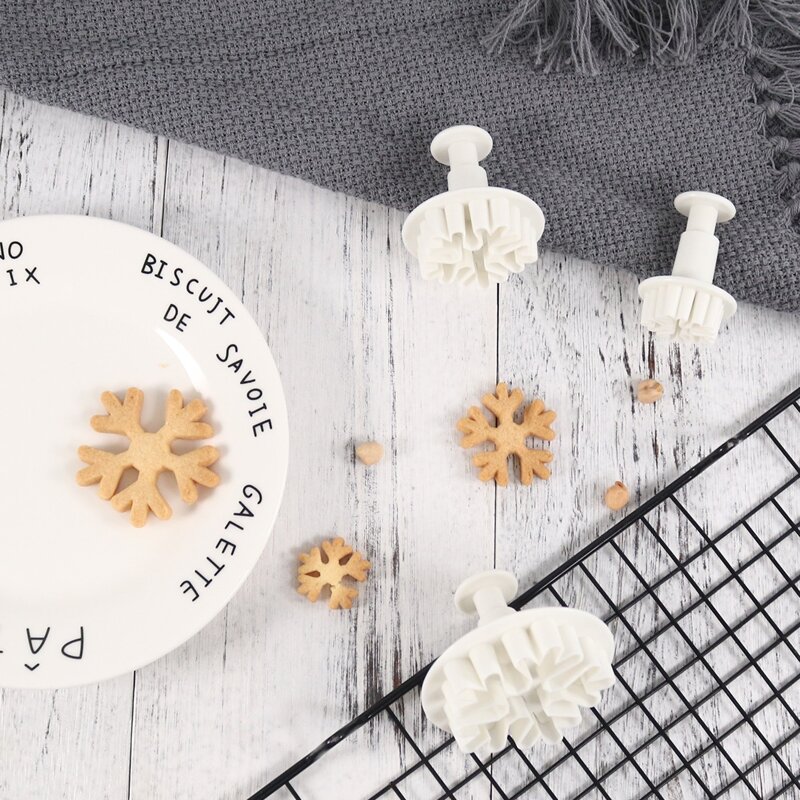

3pcs Snowflake Biscuit Mold Set, White