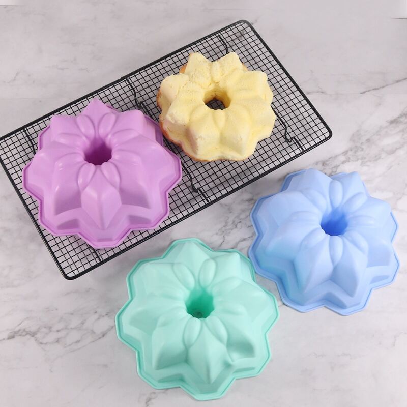 

1pc Random Color Flower Cake Mold, Multicolor