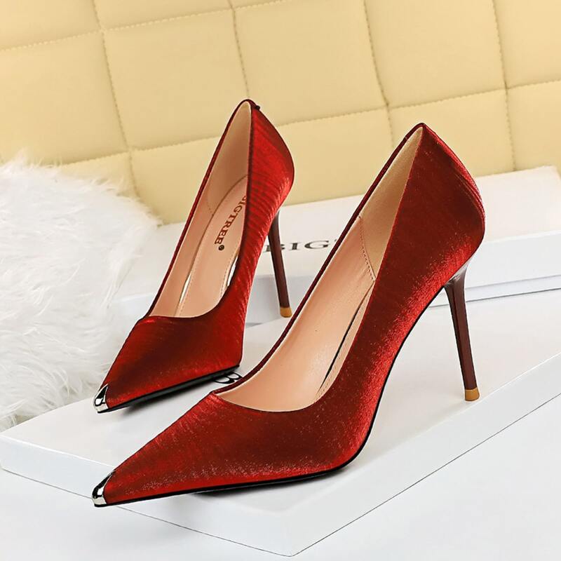 

Point Toe Stiletto Court Heels, Red