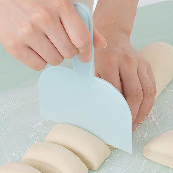 

1pc Random Color Dough Cutter, Multicolor