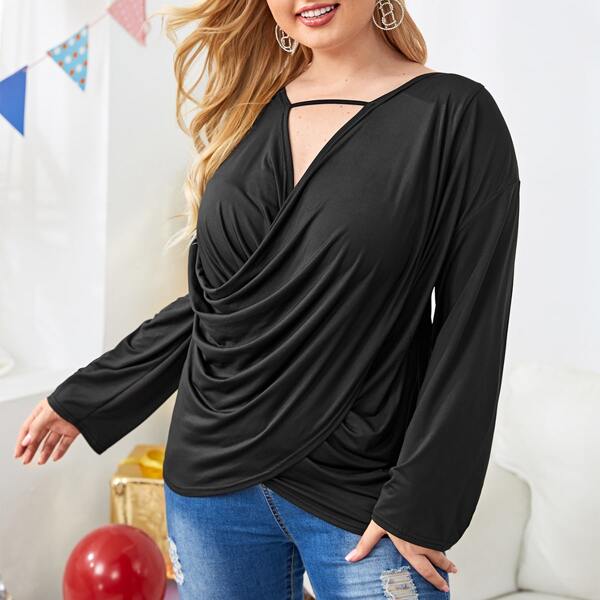 

Plus Cut Out Crossover Solid Tee, Black