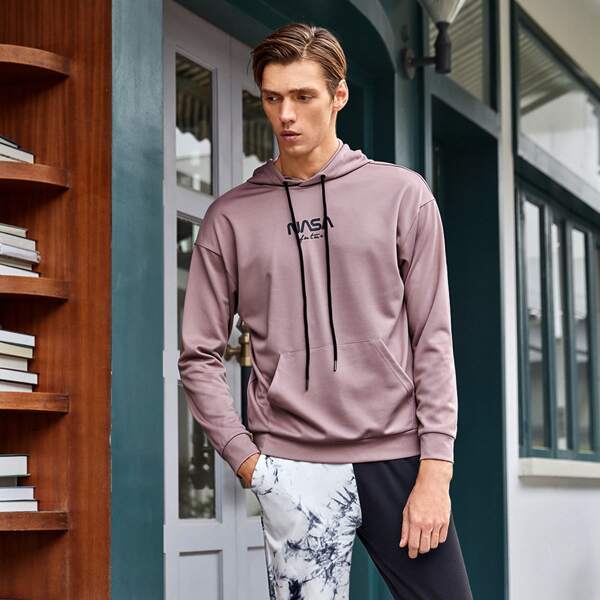 

Men Pouch Pocket Letter Graphic Hoodie, Mauve purple