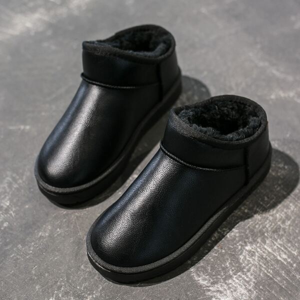 

Minimalist Round Toe Fur Lined Ankle Boots, Black