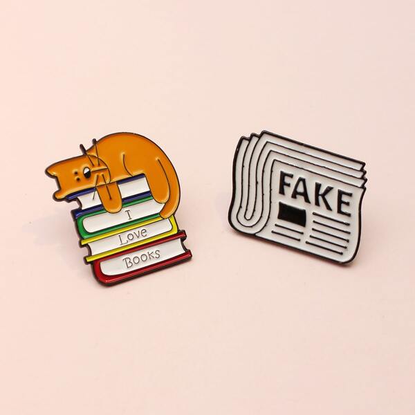 

2pcs Creative Cartoon Brooch, Multicolor