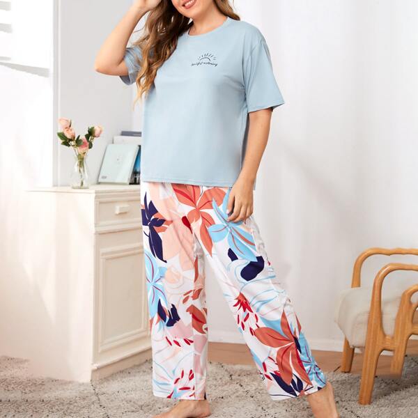 

Plus Slogan Graphic Tee With Floral Pants PJ Set, Multicolor