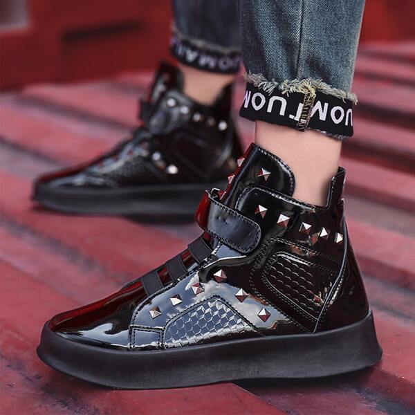 

Men Studded Decor Patent Leather Boots, Black