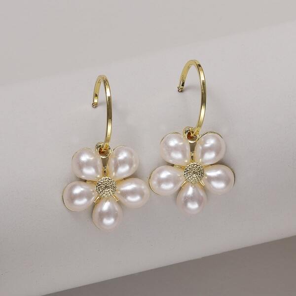 

Faux Pearl Decor Flower Earrings, White