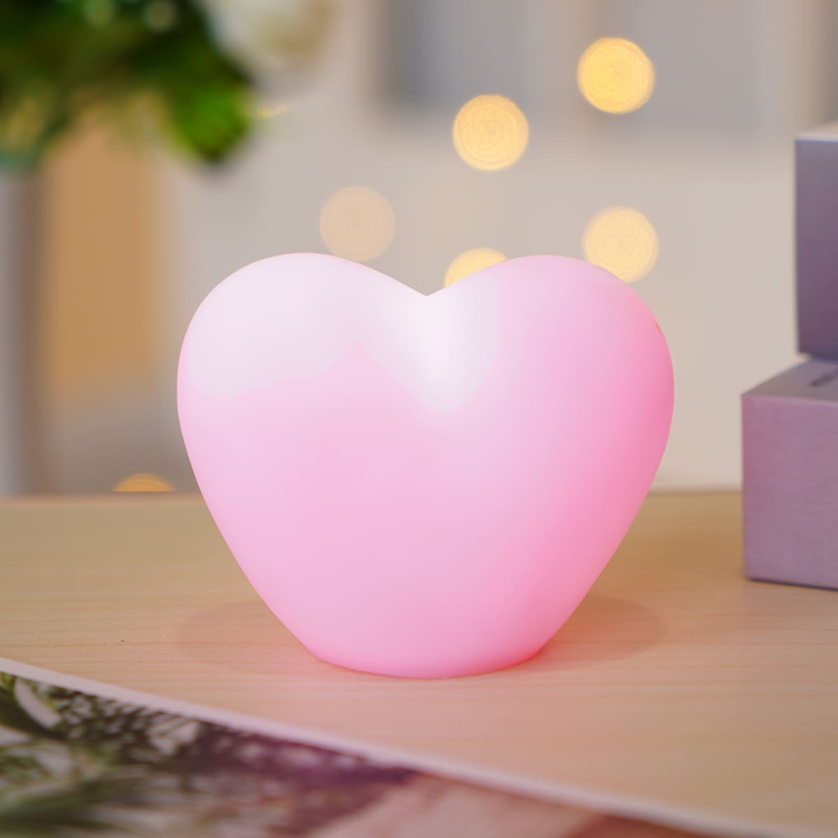 

1pc Heart Shaped Night Light, White