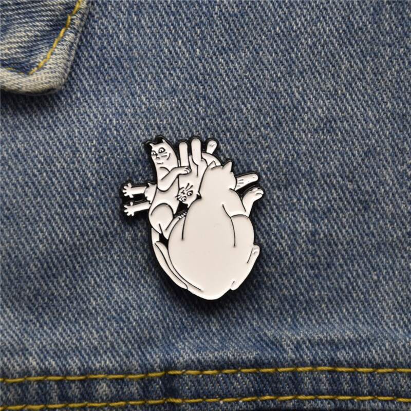 

Creative Cartoon Cat Brooch, White