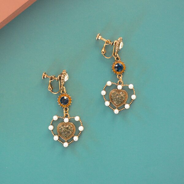 

Rhinestone Heart Ear Cuff, Gold