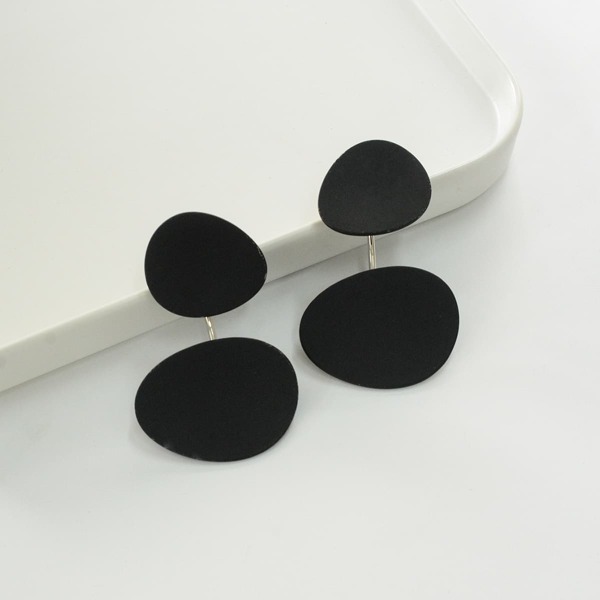 

Black Irregular Earrings
