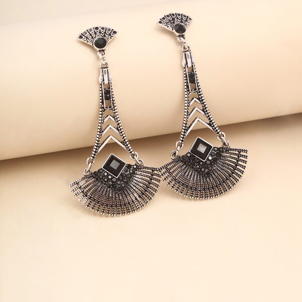 

Rhinestone Decor Vintage Drop Earrings, Black