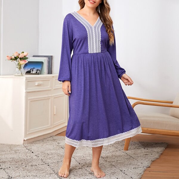 

Plus Contrast Lace Bishop Sleeve Nightdress, Violet purple