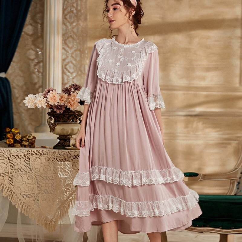 

Colorblock Contrast Lace Night Dress, Dusty pink