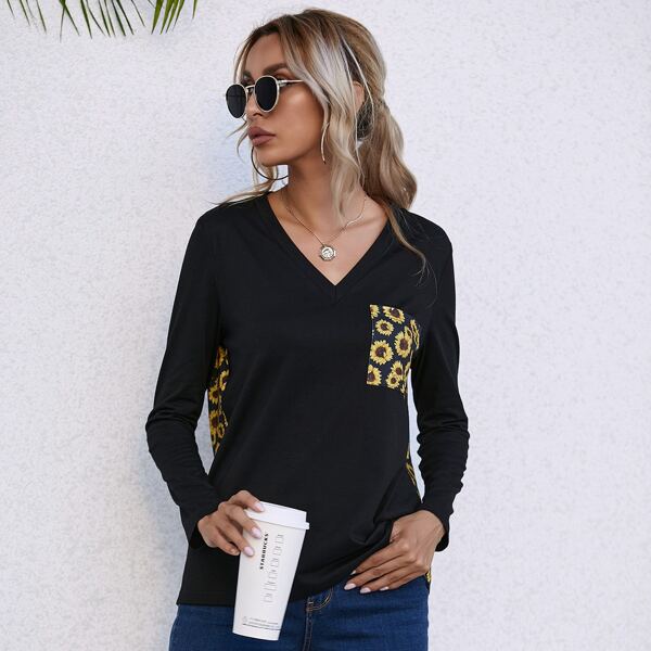 

V-neck Sunflower Print Patch Pocket Tee, Black