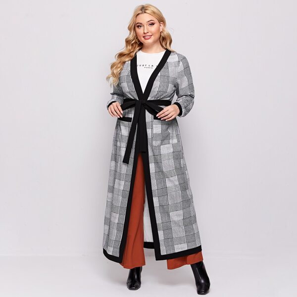 

Plus Pocket Front Plaid Belted Kimono, Black and white