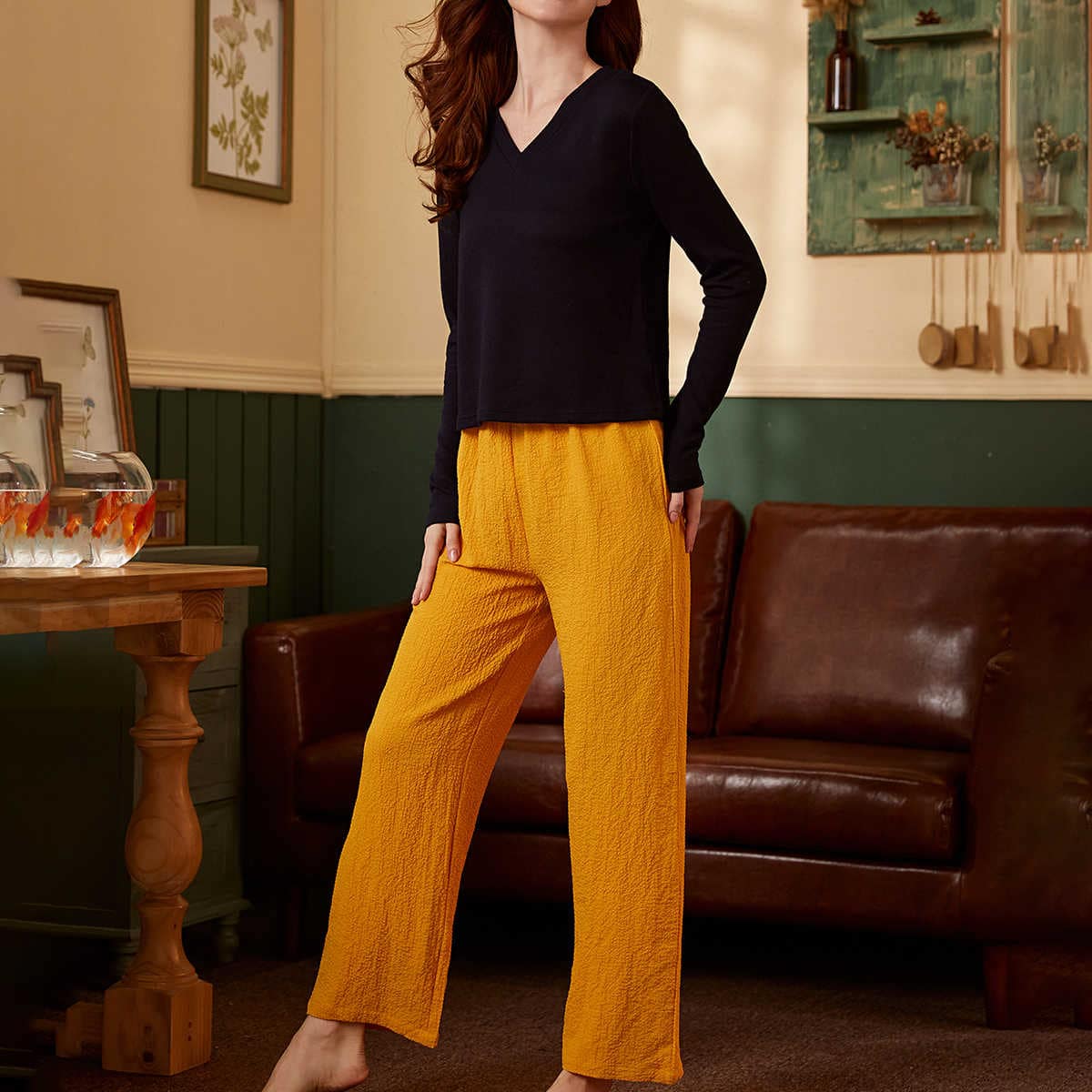 

Solid V-neck Tee & Pants PJ Set, Multicolor