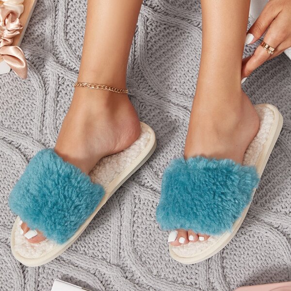 

Fuzzy Teddybear Slippers, Blue
