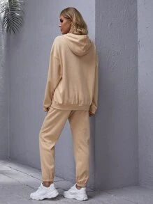 SHEIN 落肩標語圖案抽繩連帽衫和慢跑褲套裝 - 杏色 - 查看 2