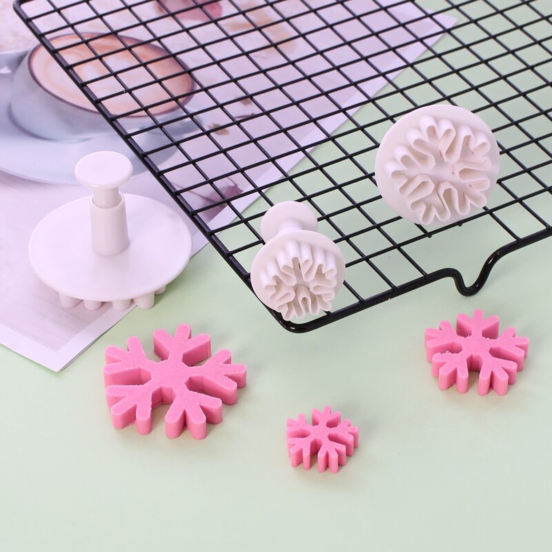 

3pcs Snowflake Shaped Embossed Mold, White
