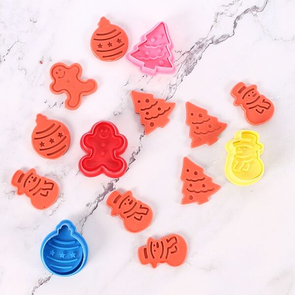 

4pcs Random Color Christmas Biscuit Mold, Multicolor