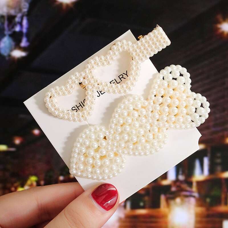 

2pcs Faux Pearl Heart Hair Clip, Multicolor