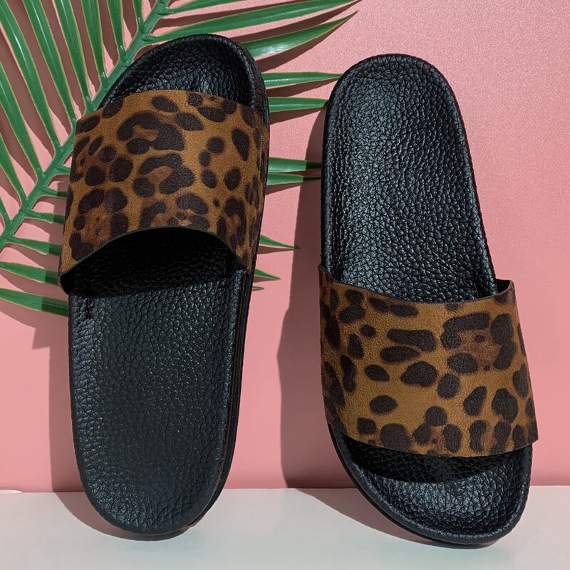 

Leopard Wide Fit Slides, Brown