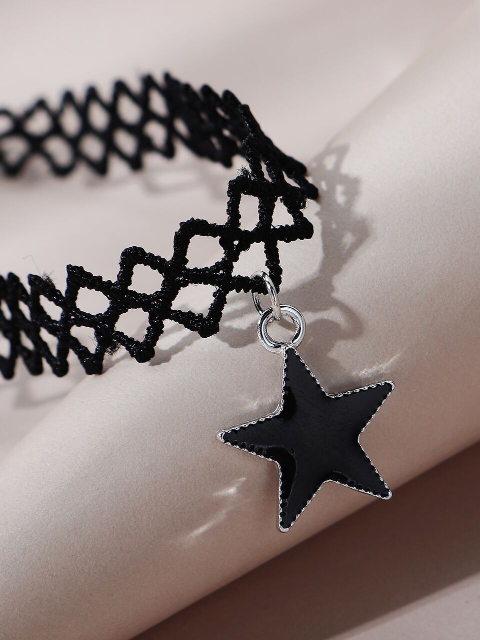Star Charm Choker 1 All-Match Fashion Hollow Lace Oil-Drop Star Clavicle Necklace For Women Sexy Gothic Style Mesh Dragonfly Square Rhinestone Inlaid Necklace