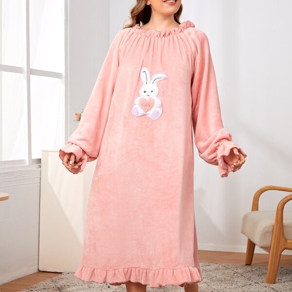 

Plus Cartoon Graphic Flannel Night Dress, Baby pink