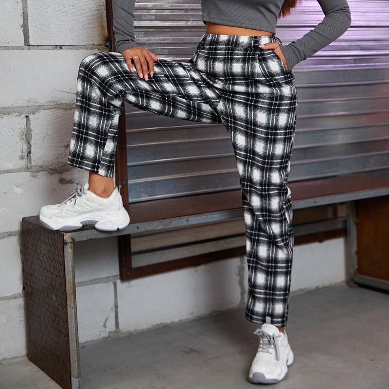 

Tartan Print Slant Pocket Pants, Black and white