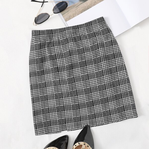

Houndstooth Split Hem Skirt, Black and white