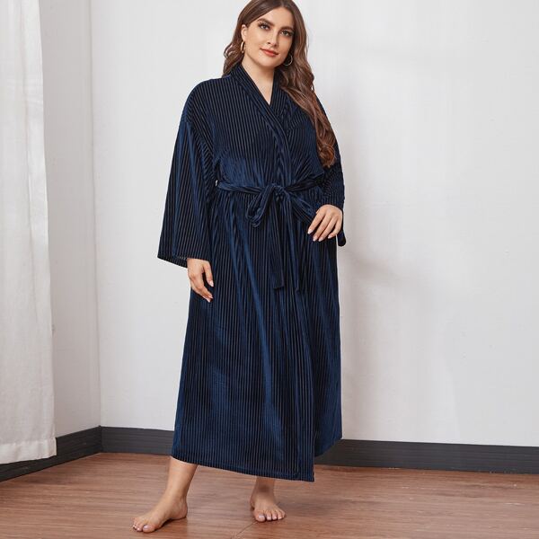 

Plus Drop Shoulder Belted Velvet Robe, Navy blue