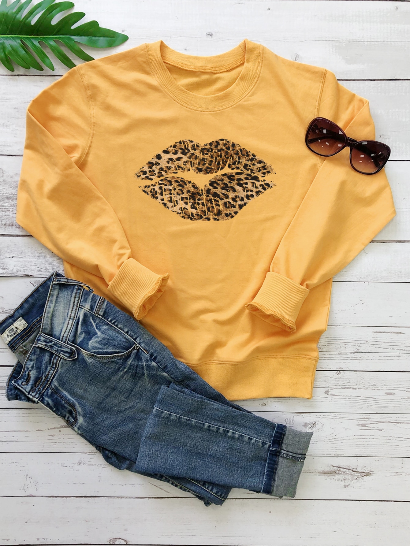 Plus Leopard Lip Print Sweatshirt thumbnail