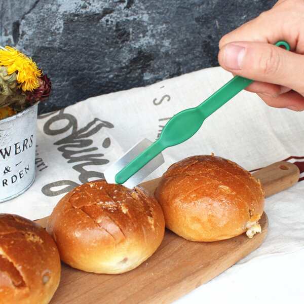 

1pc Bread Cutter With Lid, Green