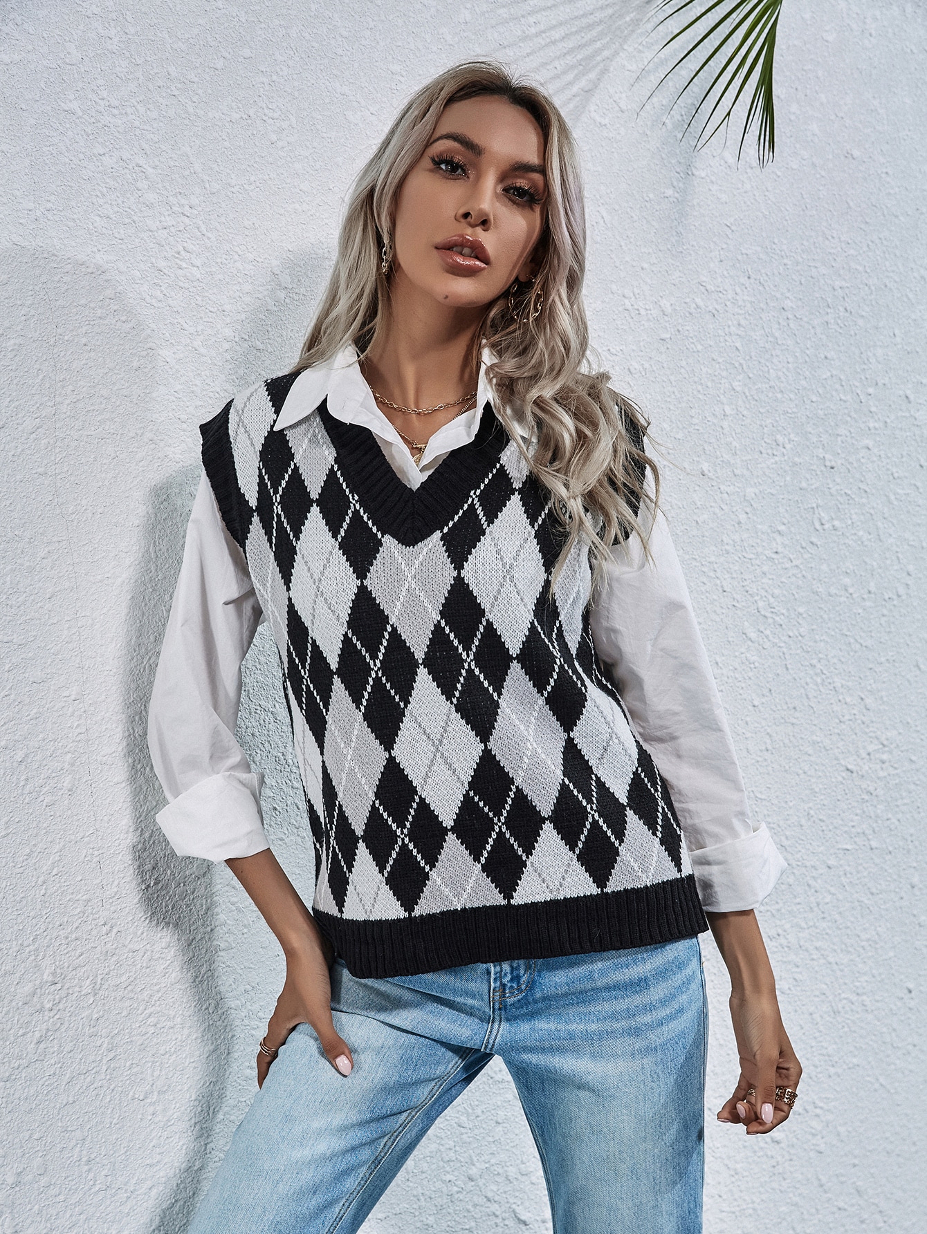 Argyle Pattern Sweater Vest thumbnail