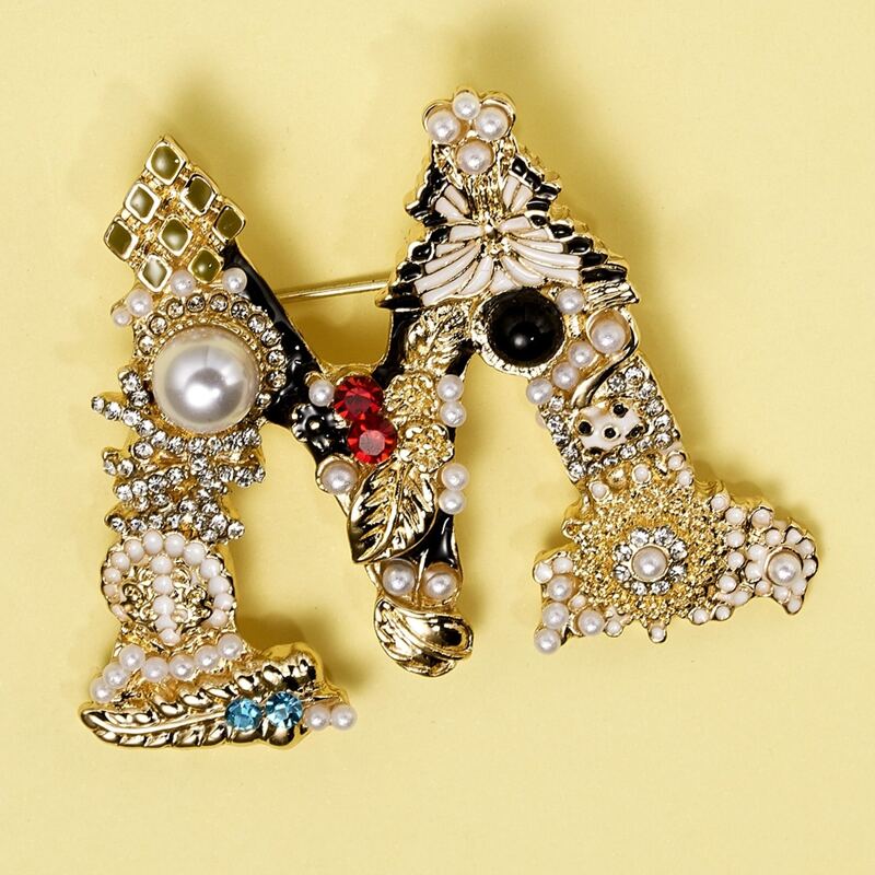 

Faux Pearl Decor Letter Design Brooch, Multicolor