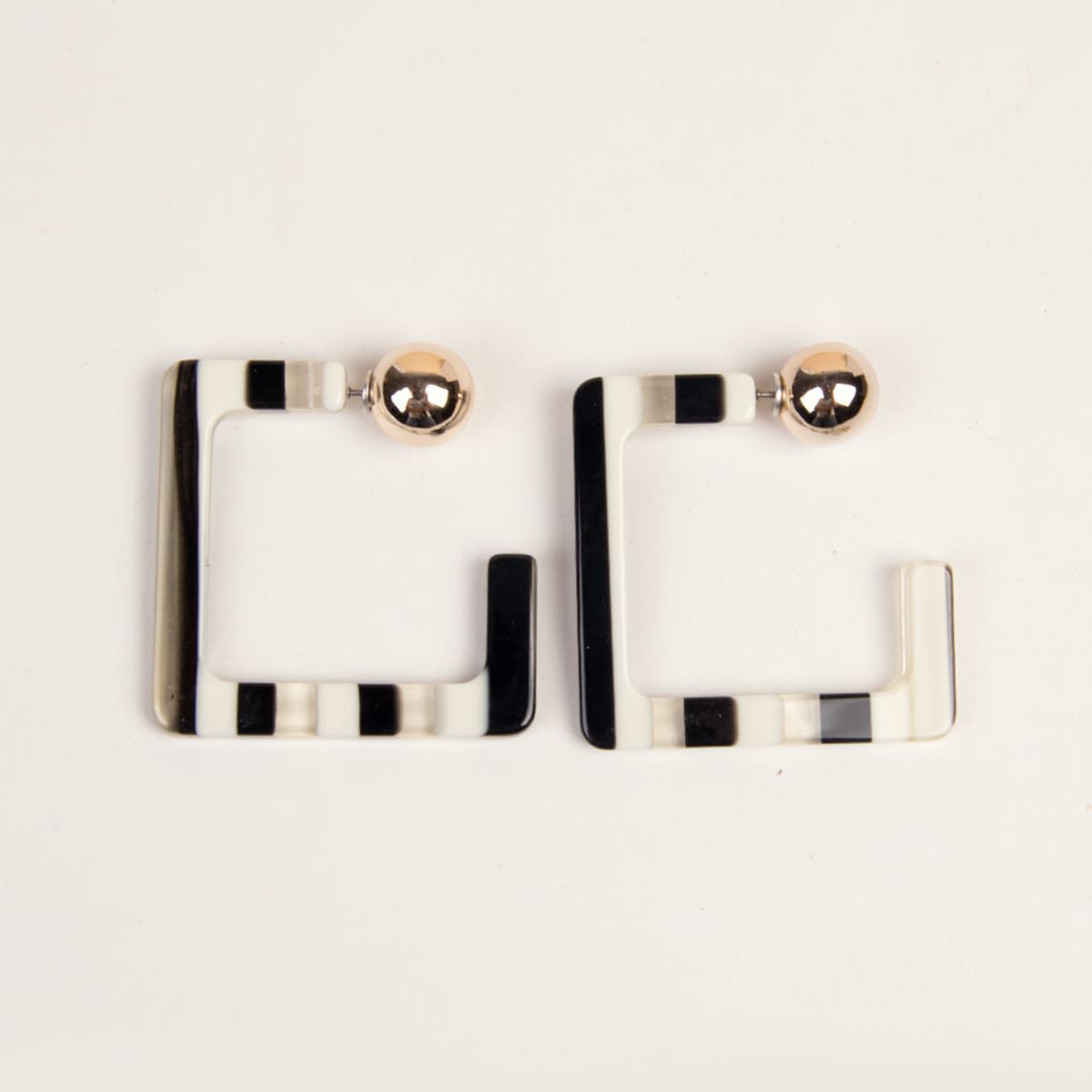 

Color Block Stud Earrings, Black and white