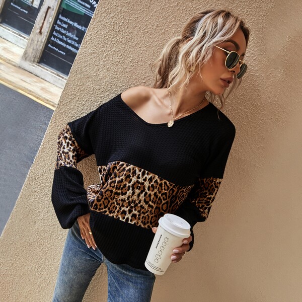 

Contrast Leopard Bishop Sleeve V-neck Waffle Tee, Black