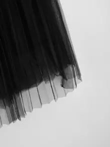 Seusyu Scallop Edge Waist Mesh Overlay Skirt