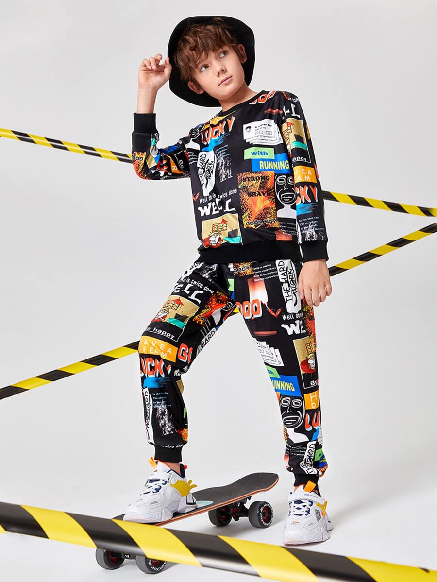 SHEIN 男孩滿版圖案套頭衫和運動褲套裝 - 彩色 - 查看 1