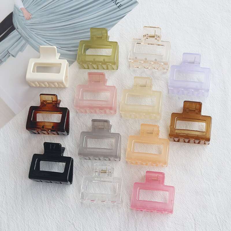 

2pcs Random Clear Hair Claw, Multicolor